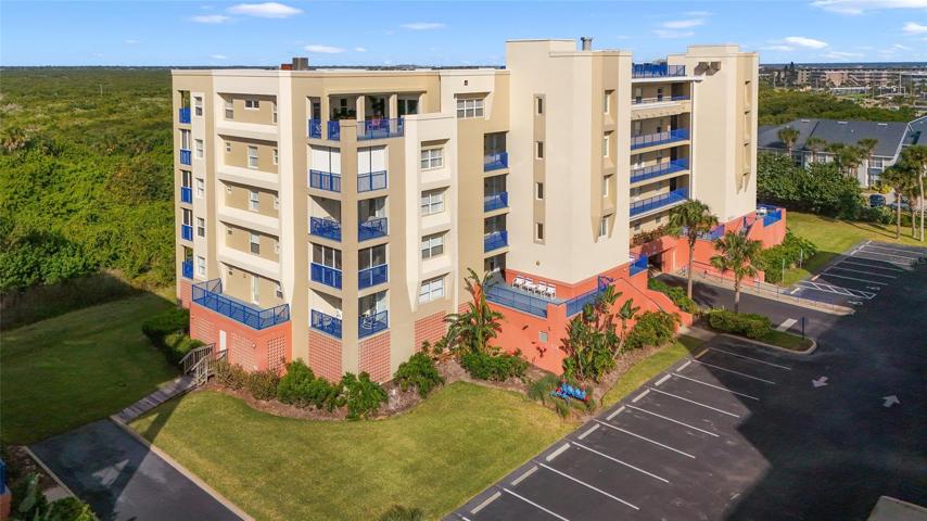 Perfectly situated with partial Ocean views from the front breezeway and gorgeous Intracoastal views from the balcony this unit is part of a community that takes pride in its RESIDENT OWNERSHIP, evident in its well-maintained building whether your live here full time or take advantage of a SHORT TERM RENTAL!