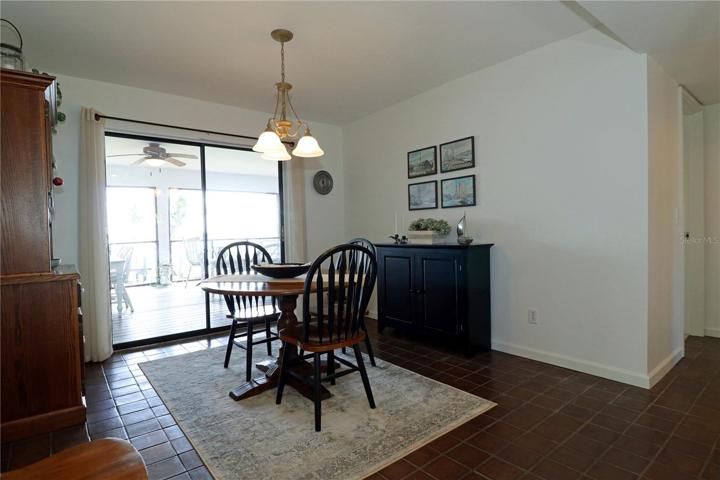 Dining room with sliding door to lanai