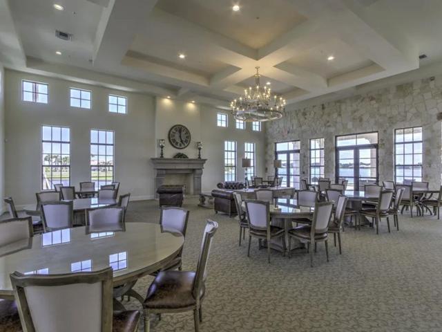 Clubhouse Dining