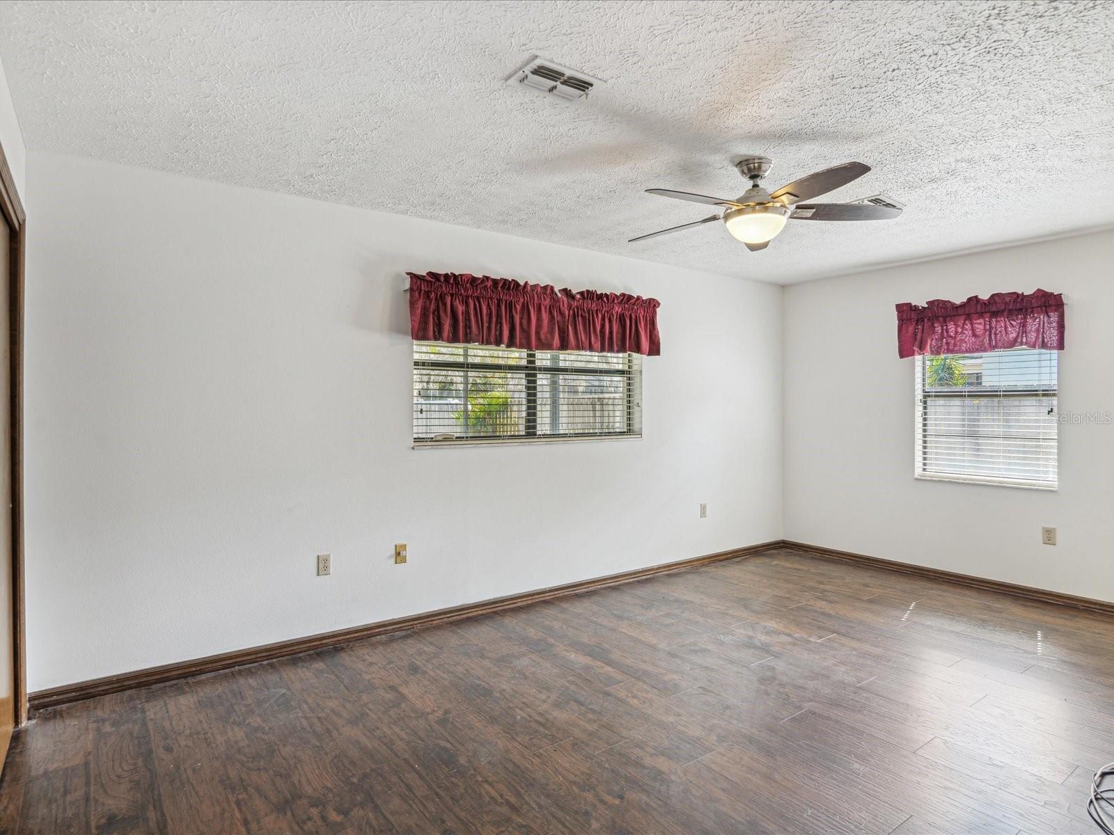 Bedroom 2 (main)