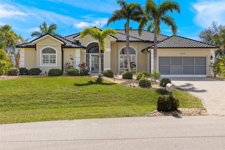 Beautiful BRAND NEW METAL ROOF!