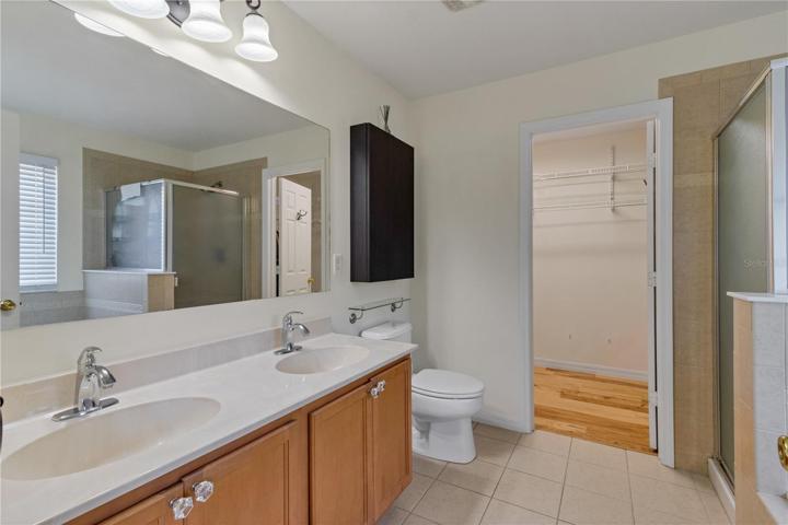 Doble sink bathroom