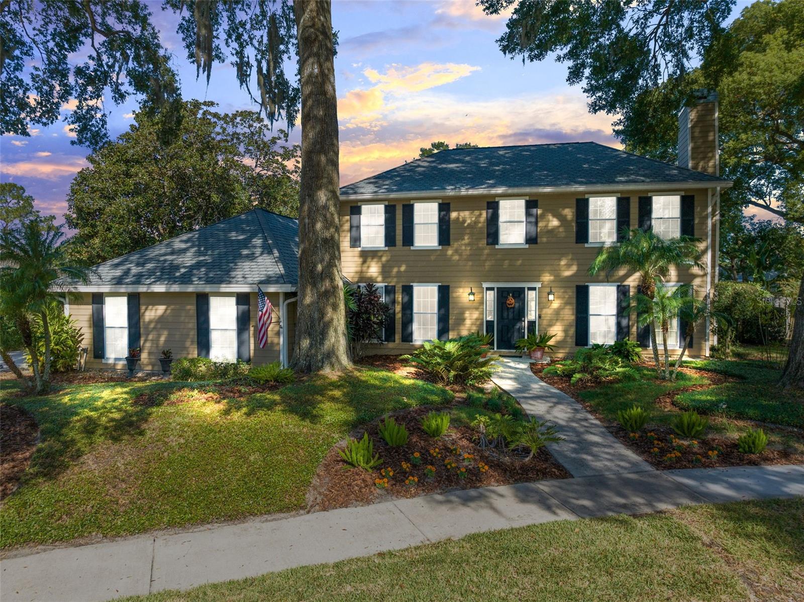 Welcome home to this exceptional property nestled in a highly sought-after Maitland neighborhood, ideally situated on a serene cul-de-sac.