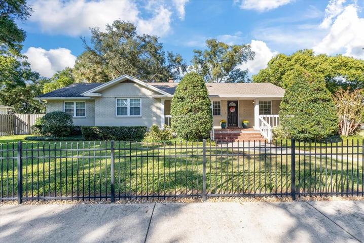 Welcome to 3601 W Barcelona St