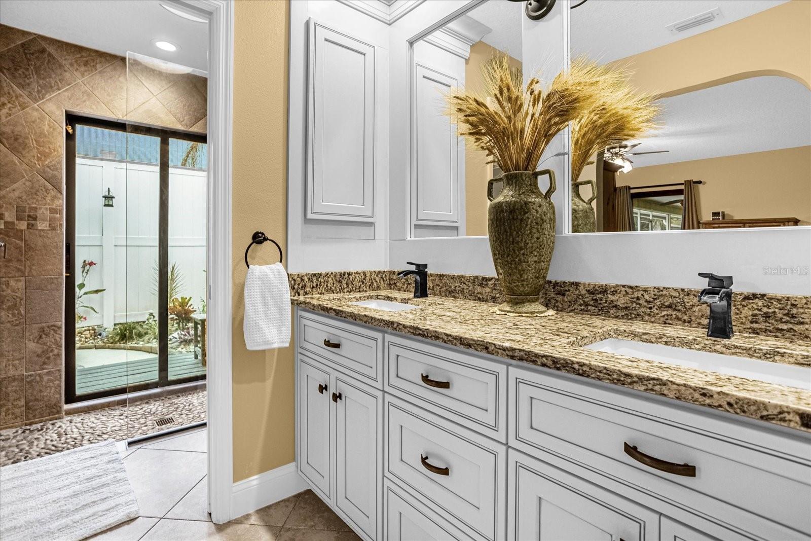 Master Bath Vanity w/Custom Cabinets