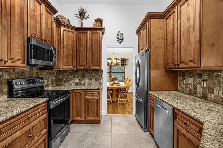 Kitchen Wood Cabinets