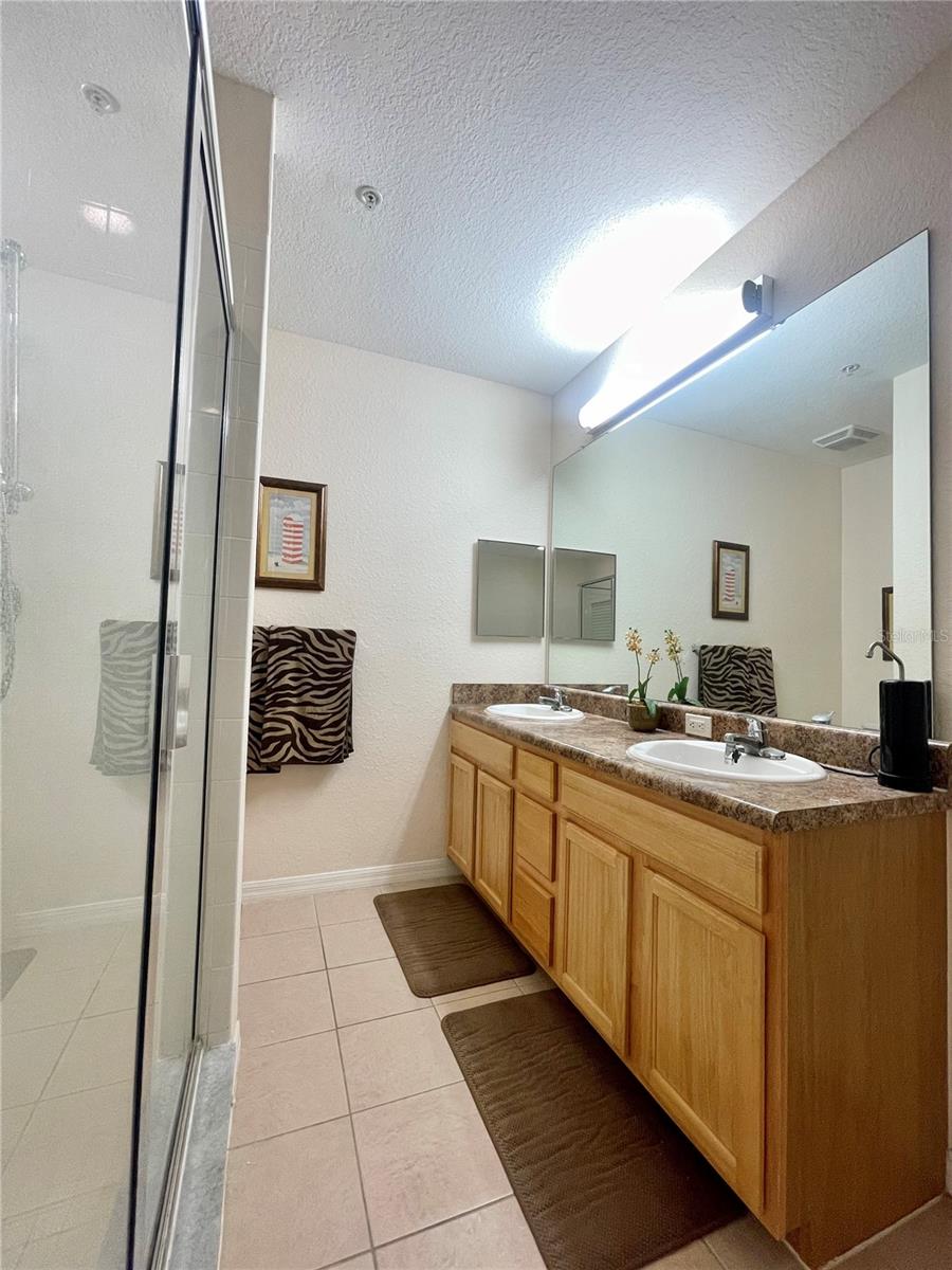 Main Bedroom Bathroom