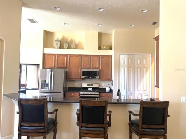 Breakfast Bar In Kitchen
