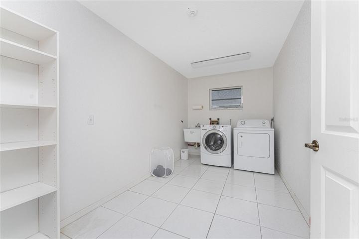 Oversized Laundry Room