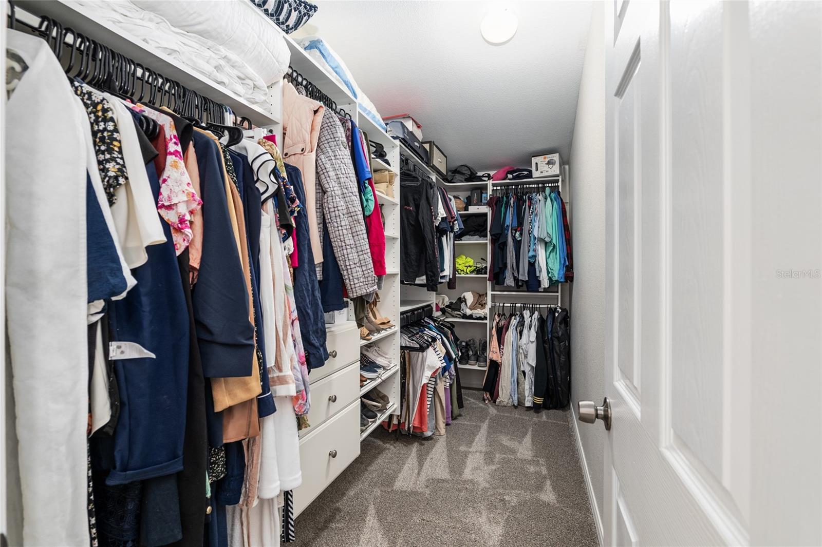Walk-in Closet