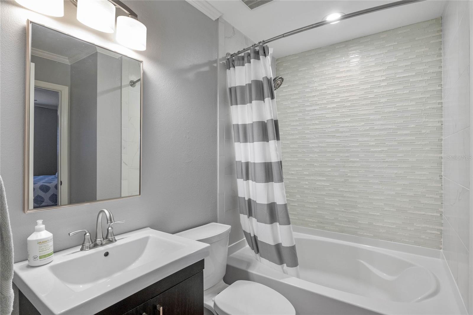 Guest room bathroom