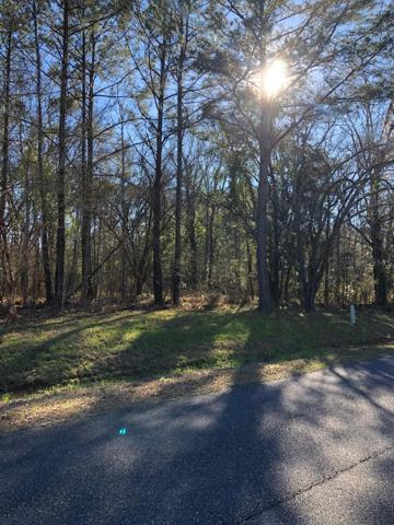 IDEAL LOCATION: Enjoy FLORIDA & GEORGIA Attractions. Property is Within 2 Minutes of Golf Club & Tallahassee International Airport is approx 26 miles.