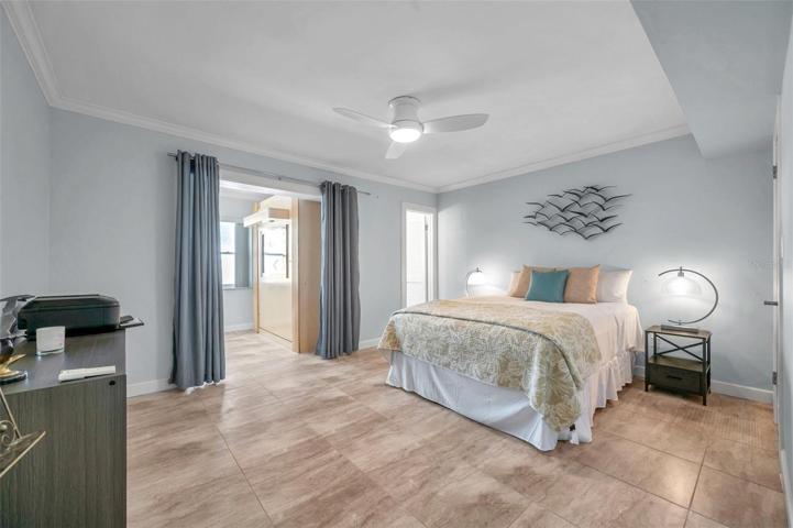 Huge Primary bedroom