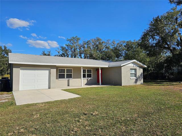 Welcome to this recently updated home!