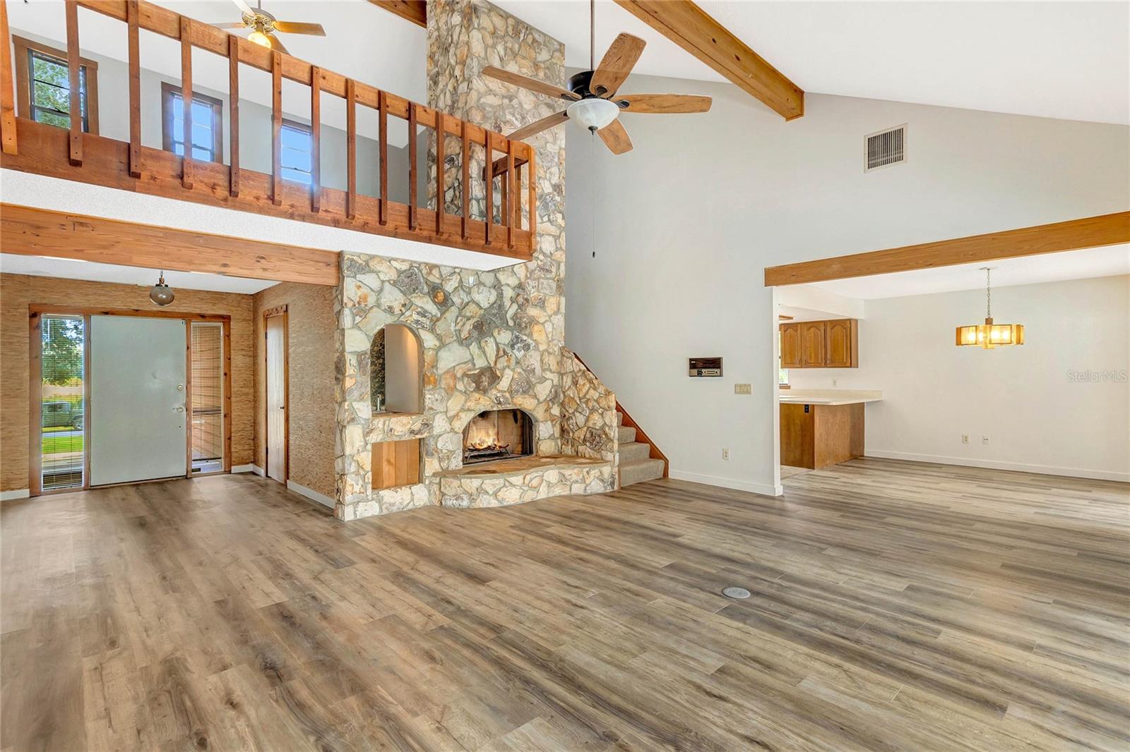 Soaring ceilings!
