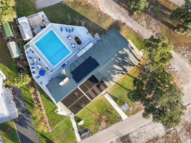 CLUBHOUSE & POOL