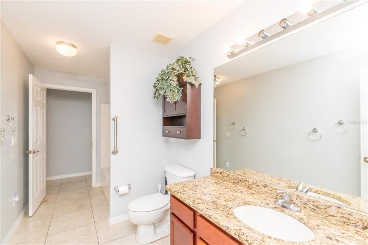 Dual entry bathroom 2