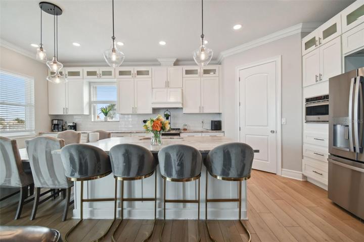 Beautiful High End Kitchen with breakfast bar and extended island