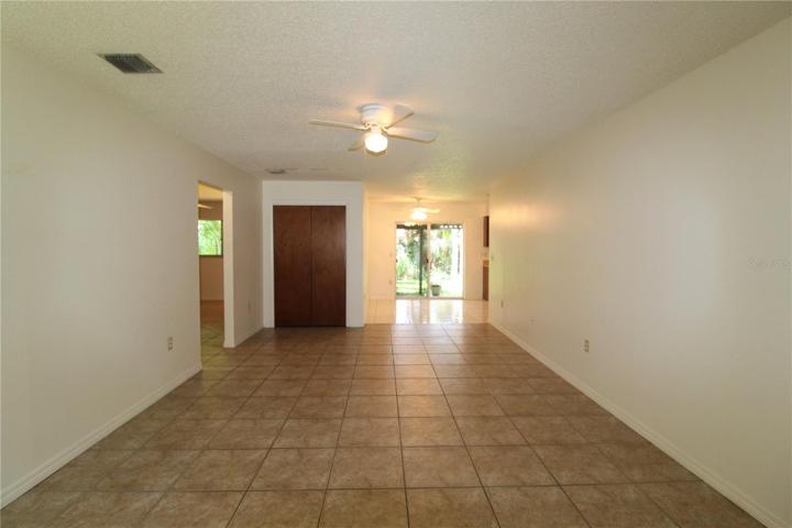LIVING/DINING AREA