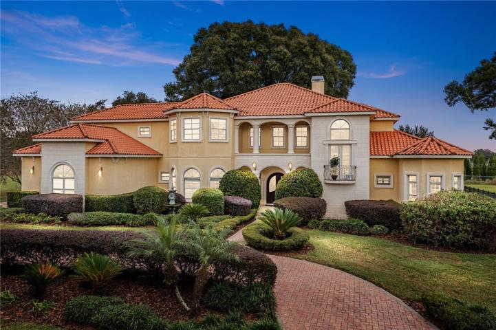 Front view of home