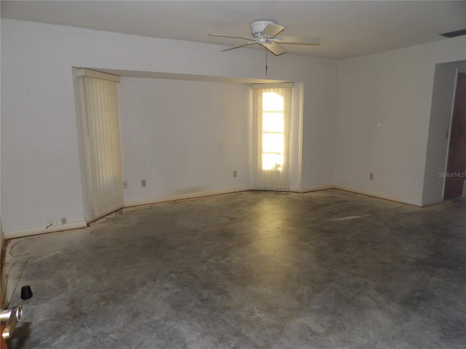 Master bedroom, no flooring