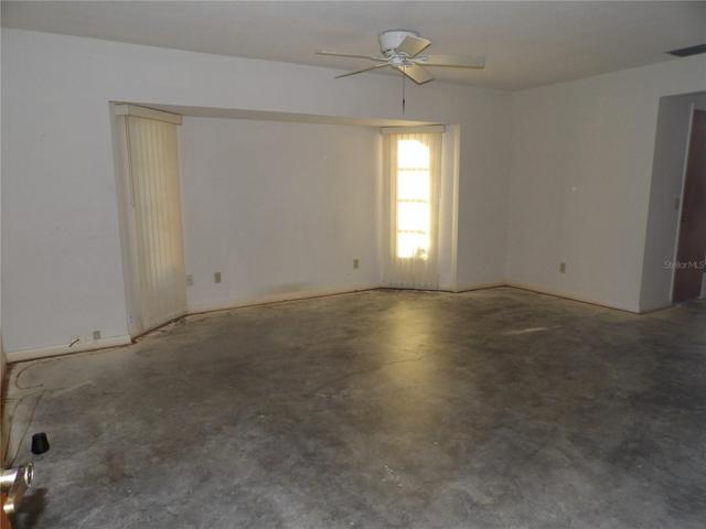 Master bedroom, no flooring