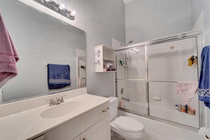 Primary En Suite Bath with Tub/Shower & Linen closet