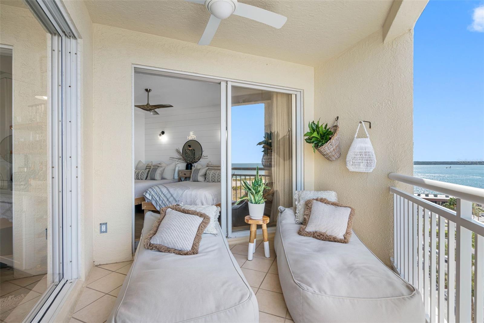 Spectacular comfort for morning coffee
