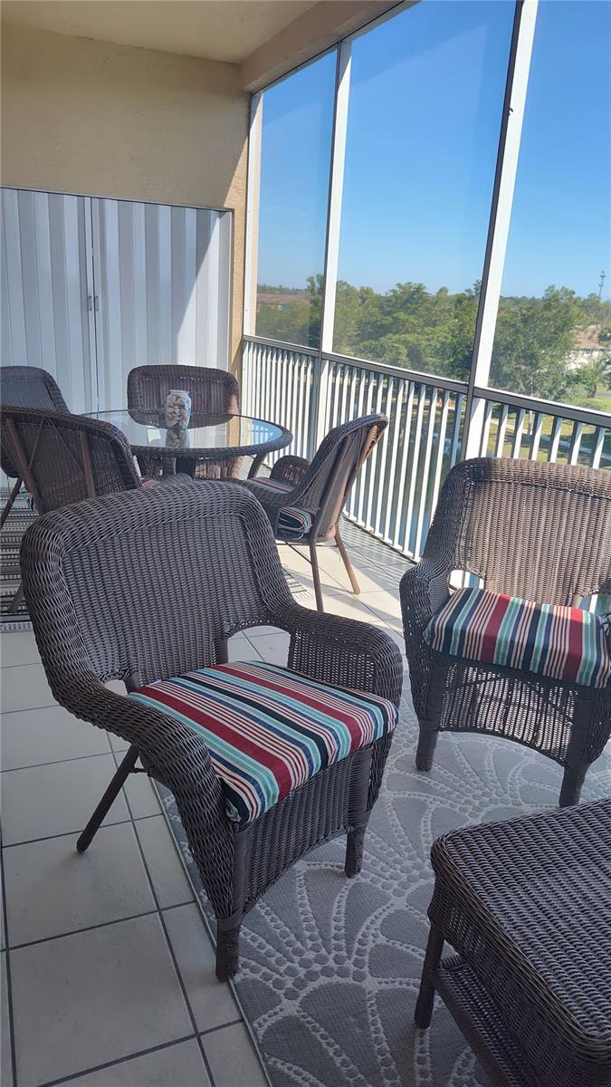 extra large screened lanai