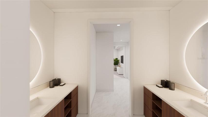 Opposing vanity in large en suite