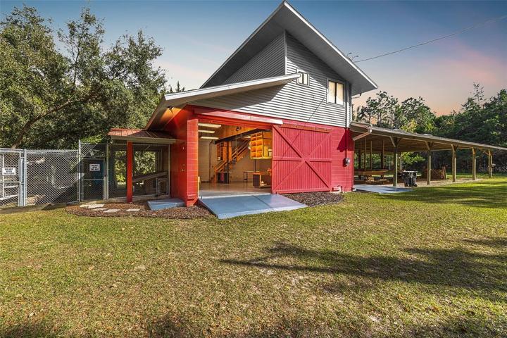 Detached Garage