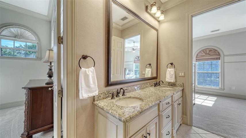 Upper level Jack & Jill full bath.