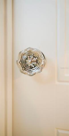 Crystal Door knobs- attention to detail