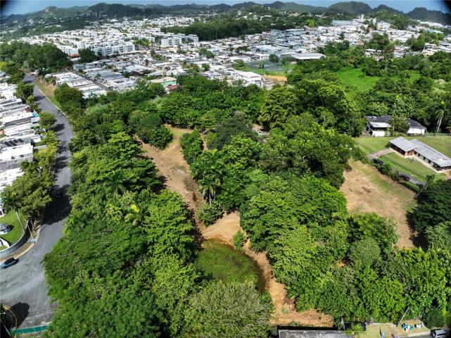 Aerial view of the property, conveniently bordering Montecasino Avenue and surrounded by various gated communities.