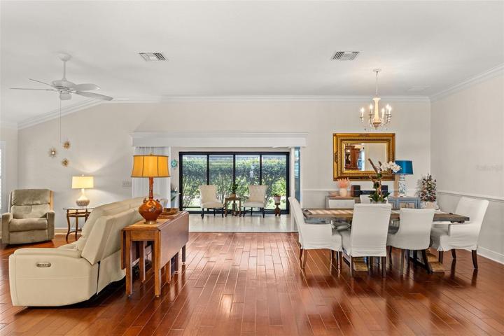 LARGE LIVING SPACE