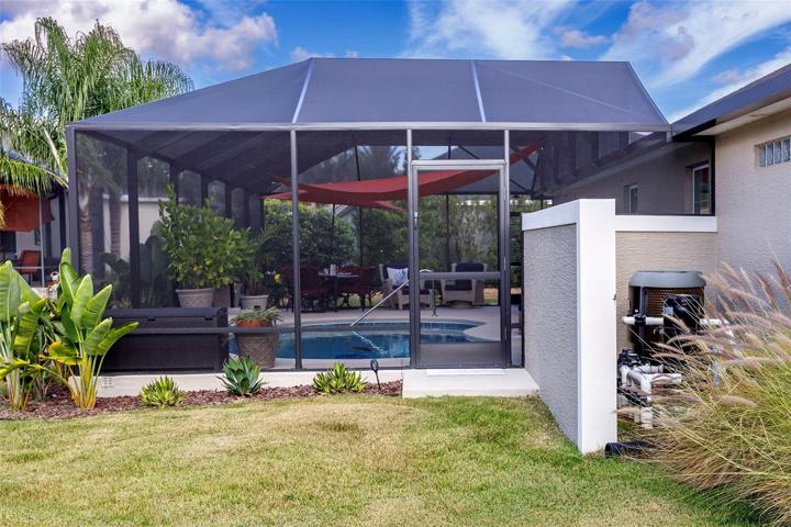 SCREENED IN SALTWATER POOL