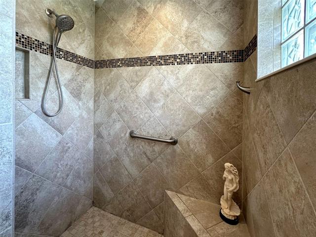 PRIMARY ROMAN SHOWER
