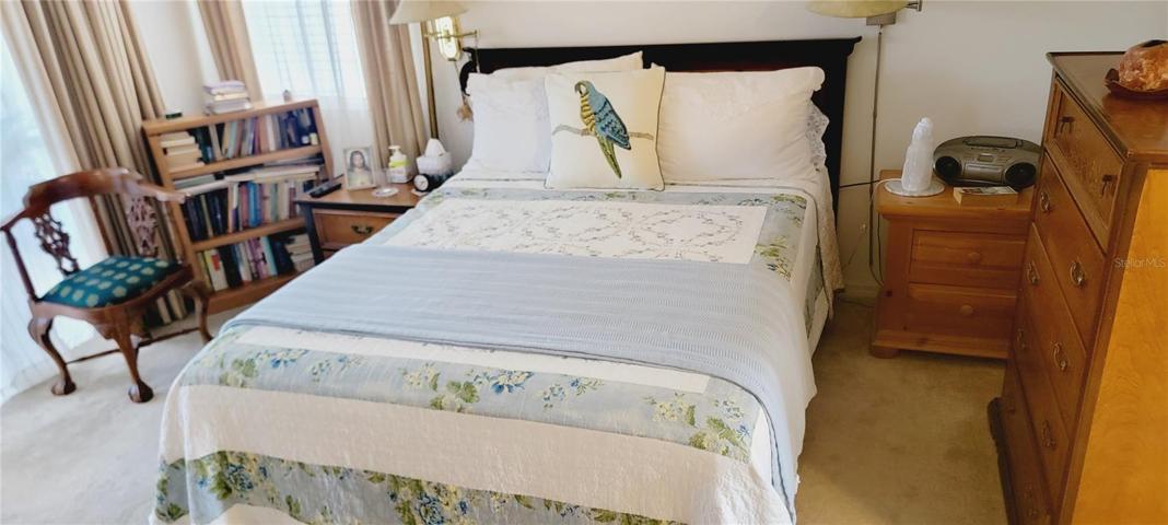 Master Bed2