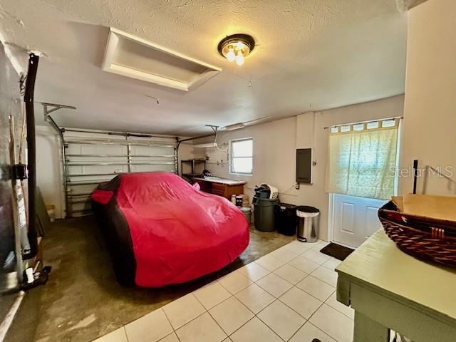 1 1/2 car garage