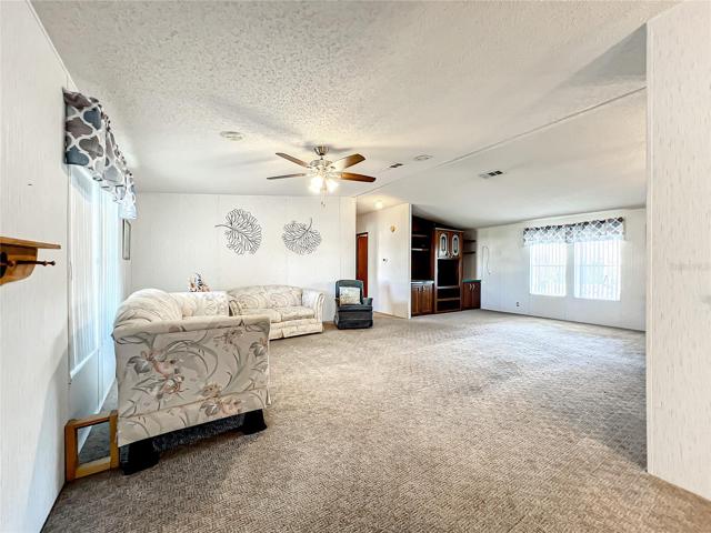 Large family room, open floorplan concept