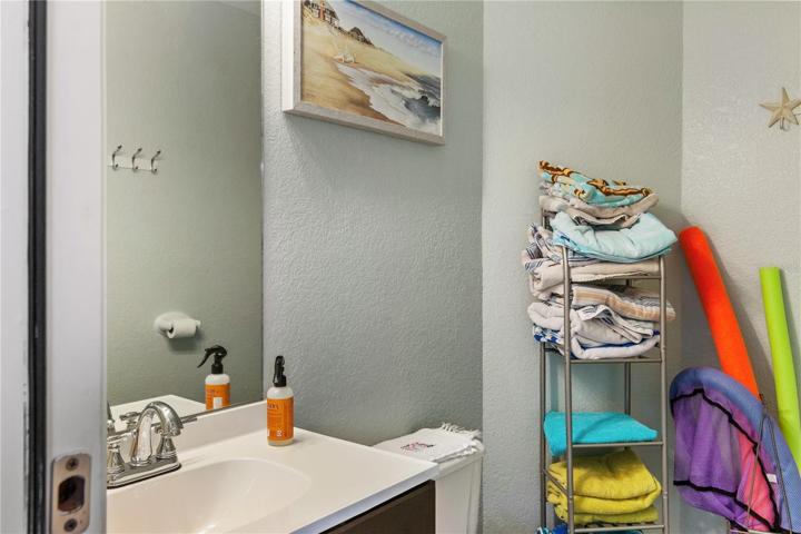 Half pool Bathroom