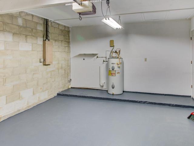 1 car enclosed garage with washer/dryer hook up.