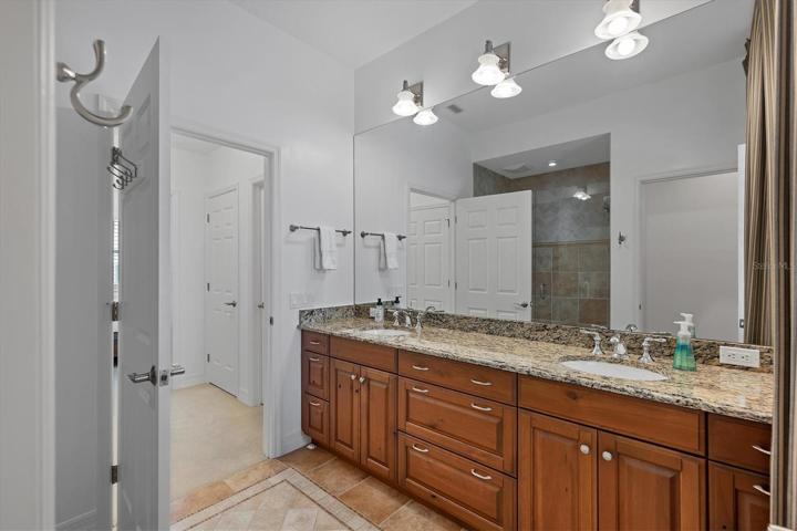 Master Bathroom!