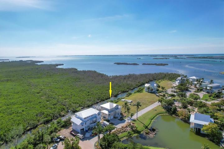 Boat Lift with Access to ICW and Gulf!