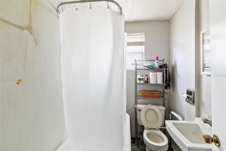 1105