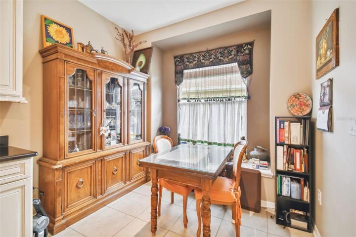 Kitchen-eat in area