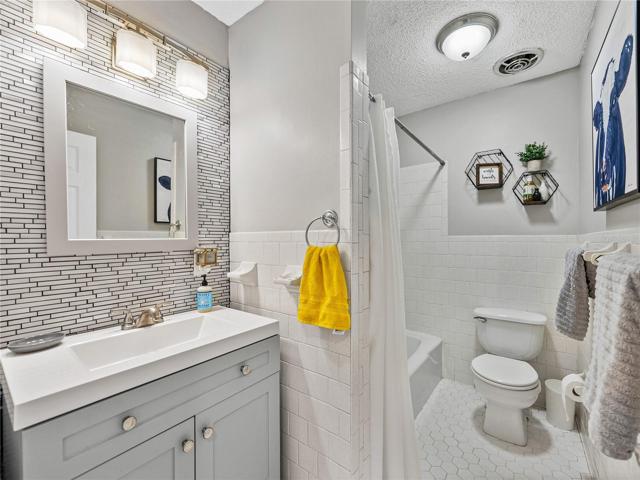 Hall bath tub/shower