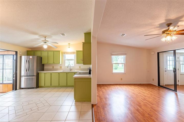 kitchen / living