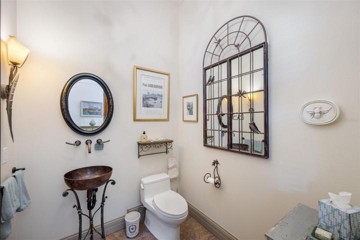 Hall bath, as the other parts of the home, stunning !