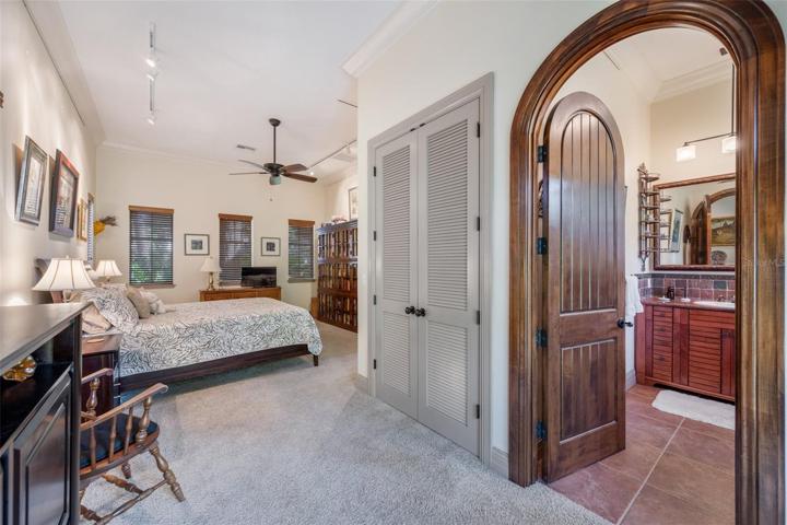 Second bedroom to door bathroom !